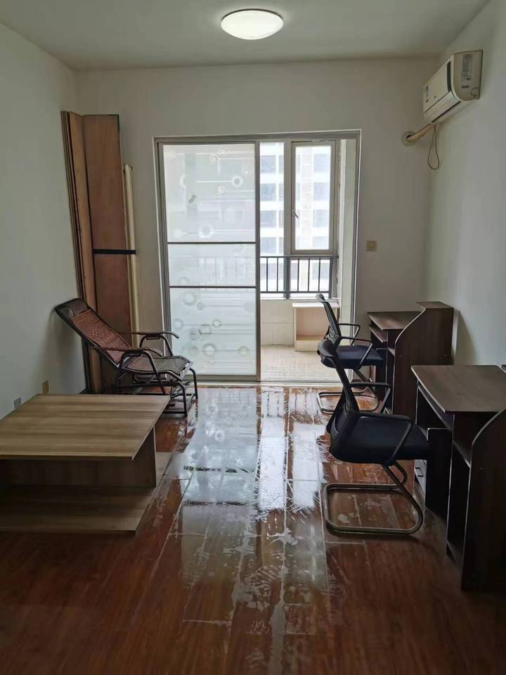 怡海星城法拍房二期107棟、111棟1025房（雙學(xué)區(qū)）