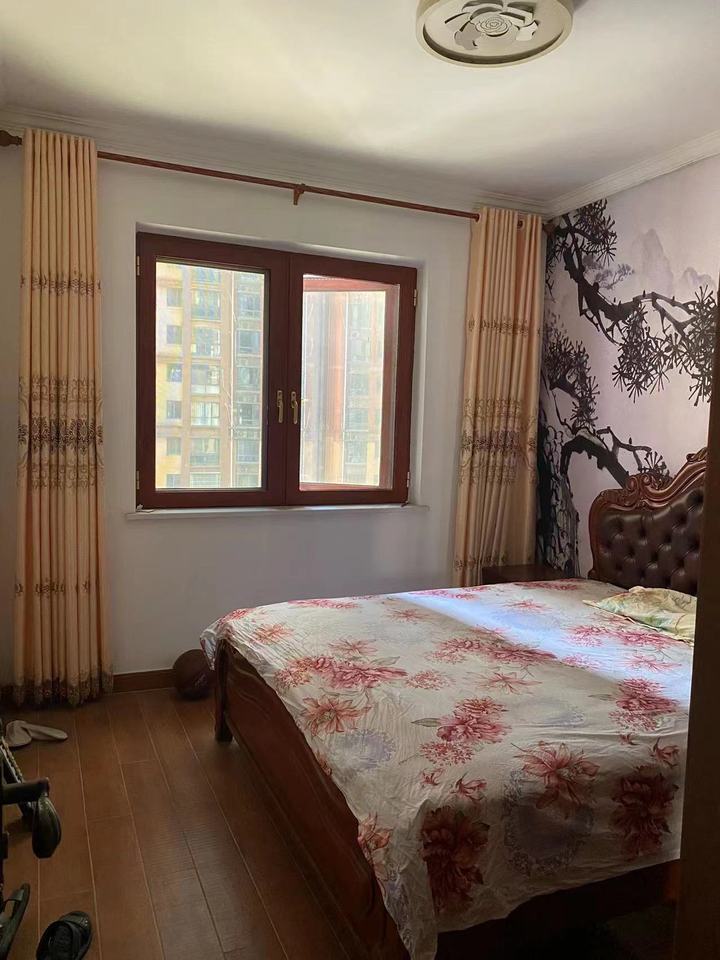 乾源國際廣場(chǎng)法拍房13#棟706房