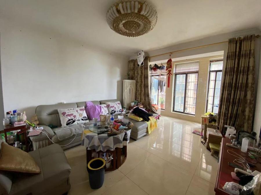 愛(ài)琴海岸花苑法拍房7棟601房