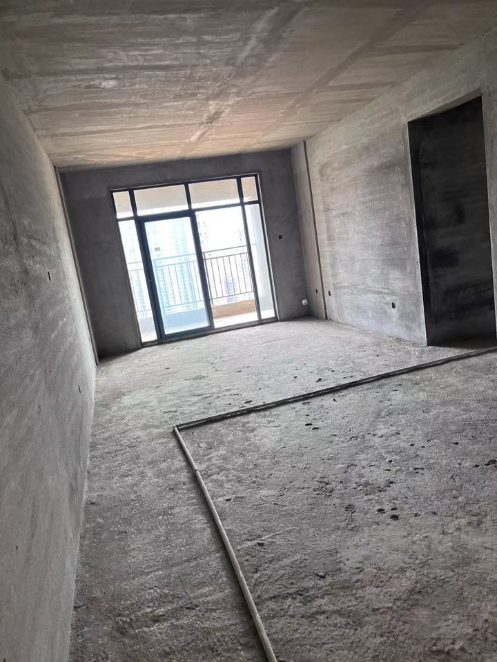 金湘苑小區(qū)法拍房4#商業(yè)、24#棟住宅2202號(hào)