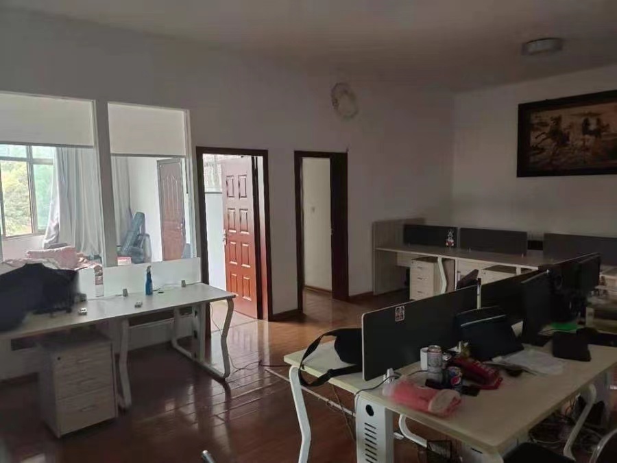 望城坡青山集鎮(zhèn)排山大道房屋法拍房一層、三層、四層及閣樓