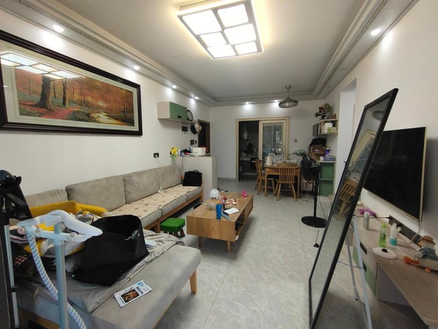 麓谷小鎮(zhèn)（樂谷園）法拍房4棟1806號及房屋內(nèi)的家具、家電及其它附屬物品等財產(chǎn)