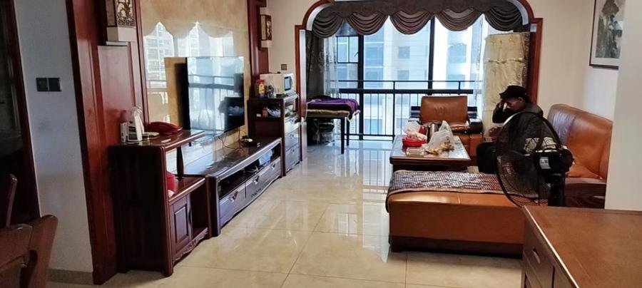 天下一家華府法拍房2棟706號(hào)房產(chǎn)及室內(nèi)所有家具、家電