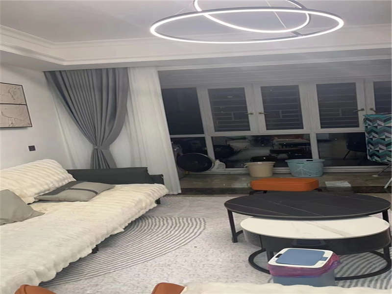 富基世紀(jì)公園法拍房73-74棟808室及房屋內(nèi)現(xiàn)有的家具 、家電