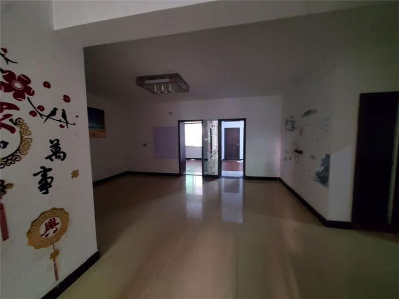 中南汽車世界G小區(qū)法拍房G21棟304號(hào)