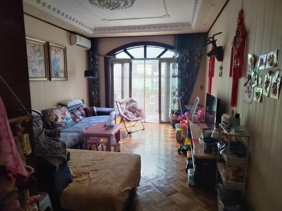 （濱江）火炬城法拍房R5-R12組團(tuán)R9棟201房及12號(hào)車(chē)庫(kù)