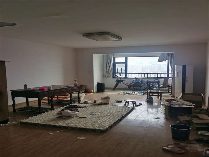 八方小區(qū)（觀沙路268號）法拍房C區(qū)C27棟2103號（雙學(xué)區(qū)）