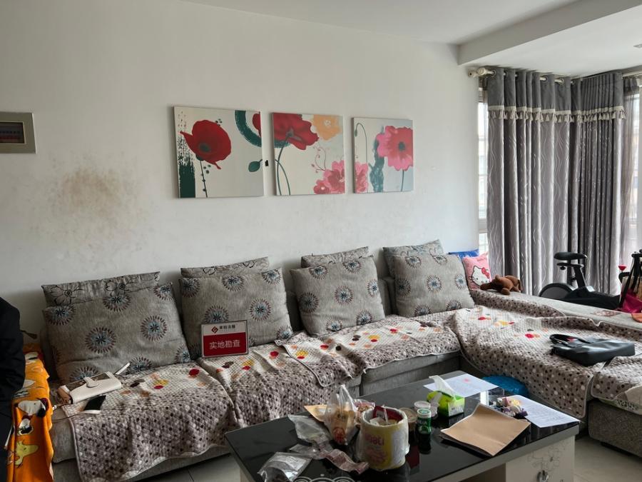 鑫天山城明珠法拍房2棟1707、1708室