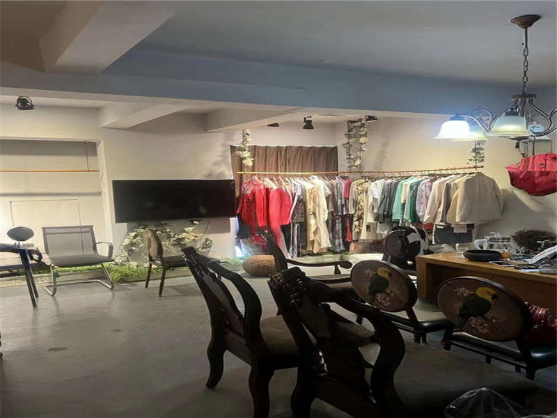 東郡華城廣場法拍房402號