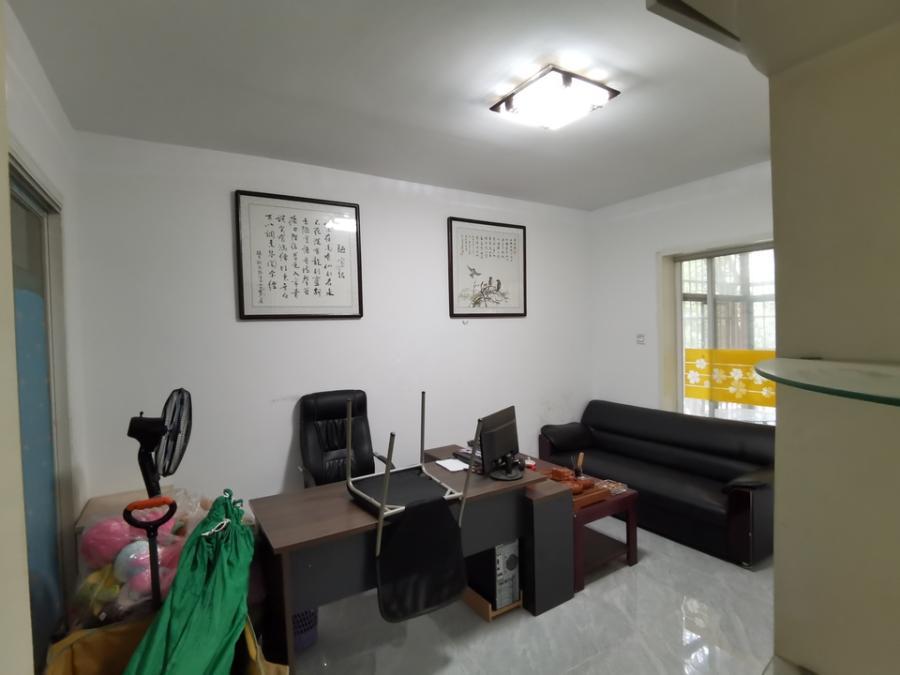 香海西岸法拍房B01、02、03棟208房