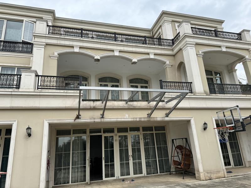 綠城高爾夫小鎮(zhèn)（龍湖高爾夫山莊）法拍房（一期四組團）19#棟101、102室（別墅）