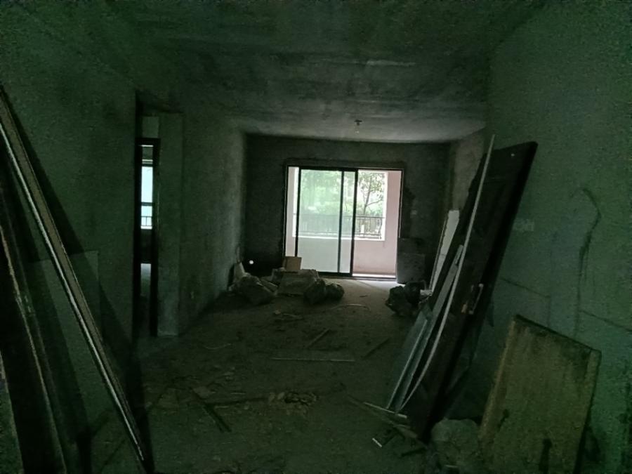 三一街區(qū)法拍房一期2、3棟104室