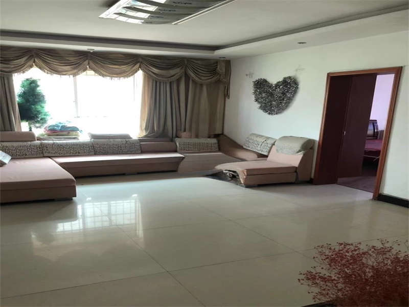 中南汽車(chē)世界K小區(qū)法拍房K18棟506號(hào)