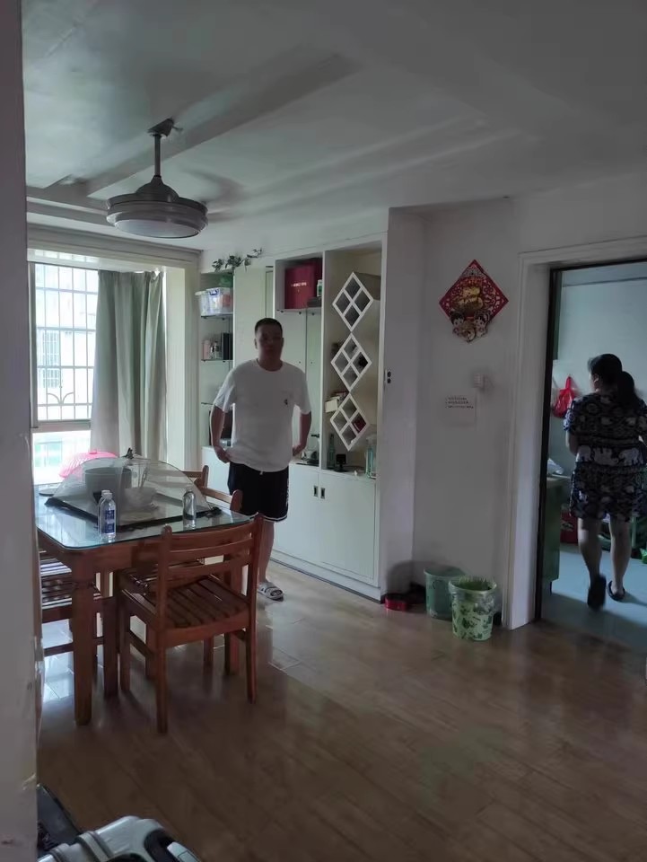 東星家園法拍房A棟706號（實(shí)勘為702號）