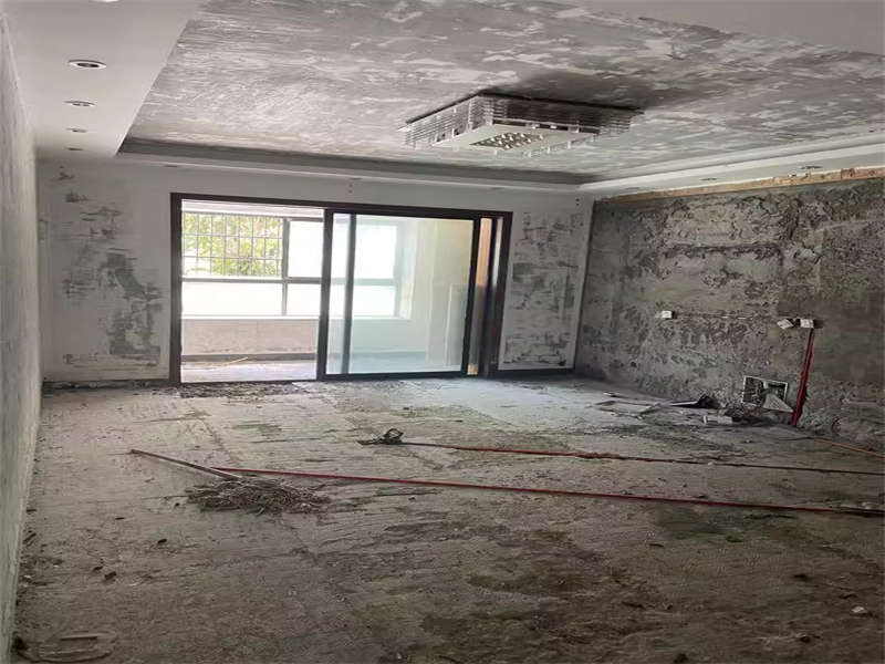 三一街區(qū)法拍房一期2、3棟105號(hào)