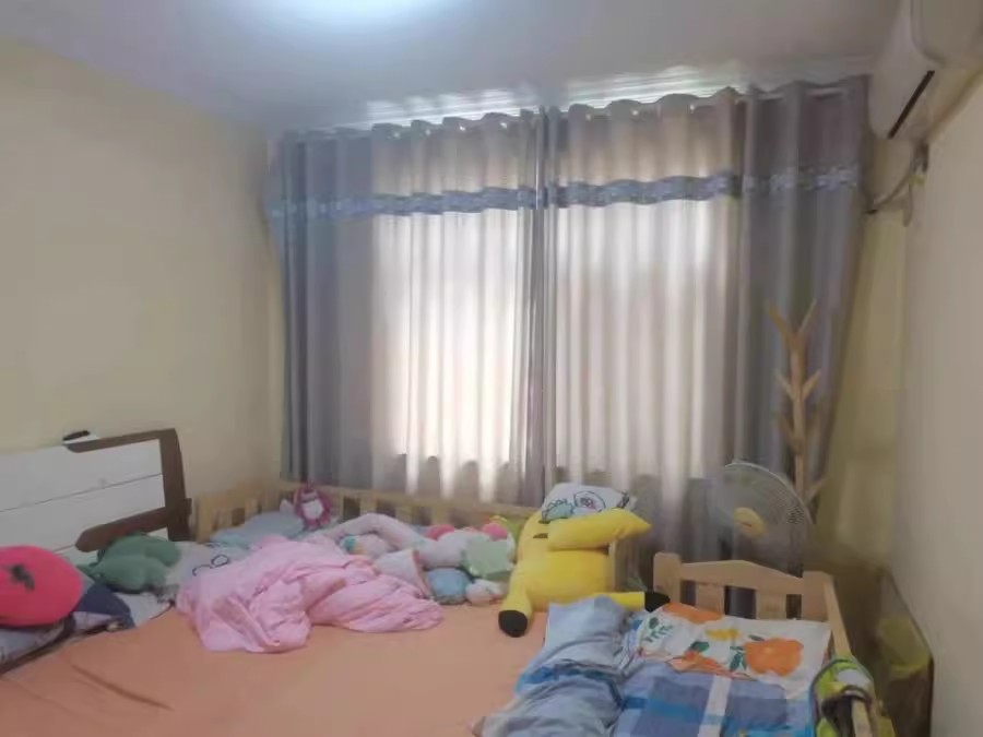 綠地香樹(shù)花城法拍房13棟808室