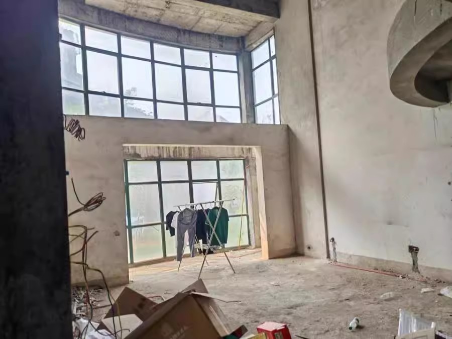 悅禧國(guó)際山莊法拍房1-42號(hào)205、305