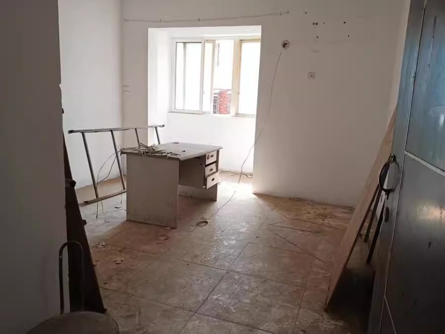 榔梨綜合市場(chǎng)法拍房B9棟501