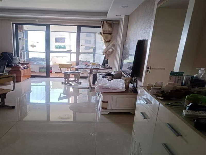 長房時(shí)代城法拍房8棟701號