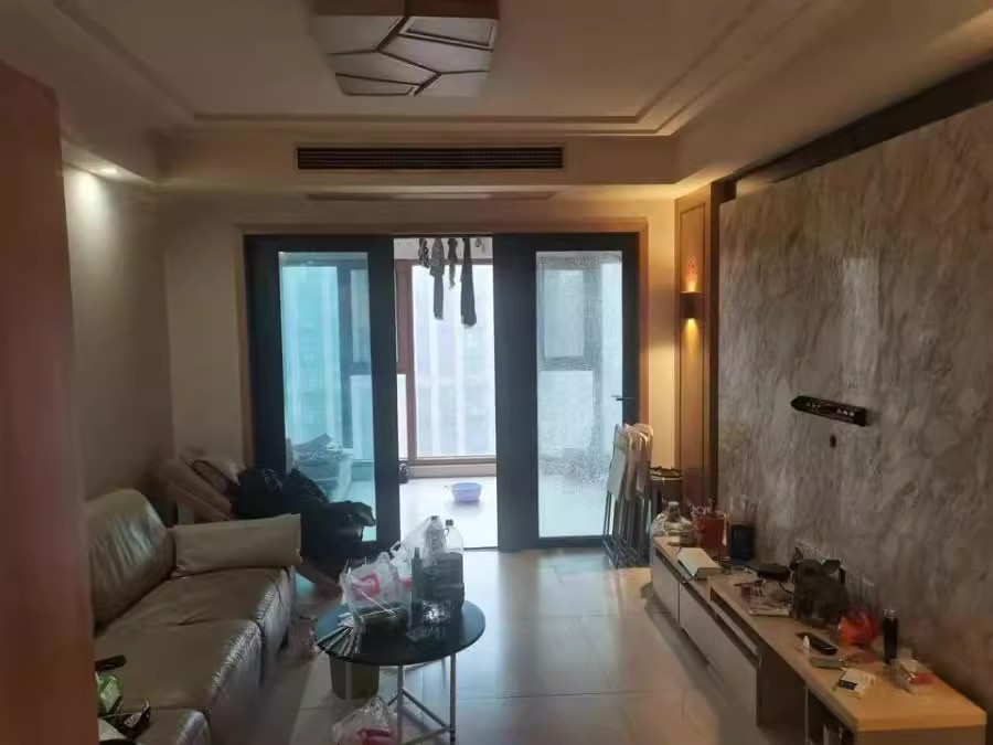 時代傾城三期（玫瑰園社區(qū)四）法拍房50-51#棟3406室及房屋內(nèi)現(xiàn)有的家具家電