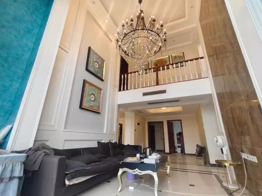 （大露臺頂復）乾源國際廣場法拍房11棟2512室、2513室