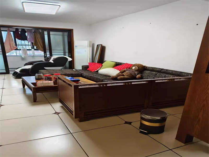 同發(fā)南國新城法拍房A、B、C、D棟1316號房產(chǎn)及室內(nèi)家具家電