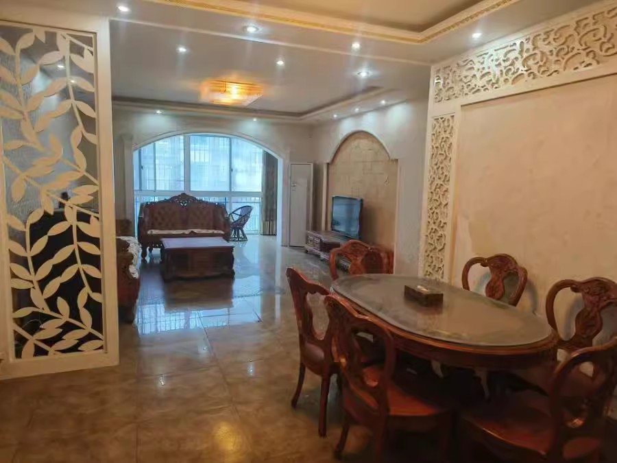 岳麓現(xiàn)代城法拍房1301號(hào)