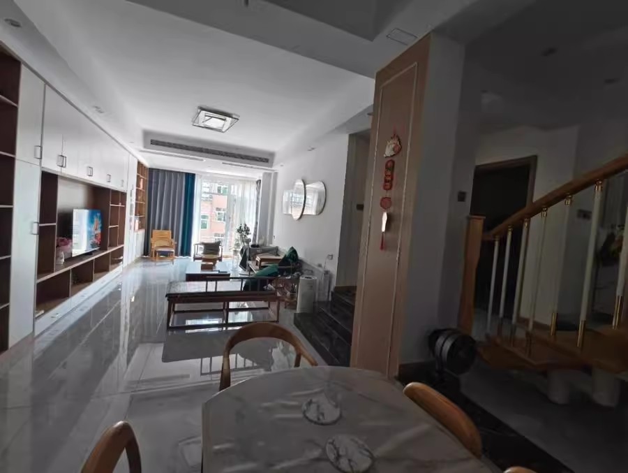 創(chuàng)遠(yuǎn)景園法拍房3棟1403號