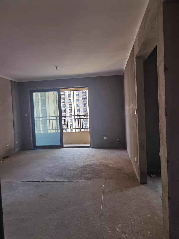 （濱江金融中心 四房）協(xié)信星瀾匯法拍房6棟2604號(hào)房及C區(qū)014號(hào)車位