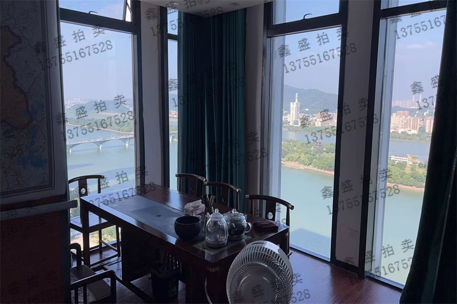 （一線江景 寫字樓）萬達(dá)廣場C區(qū)法拍房3號(hào)樓2706號(hào)房