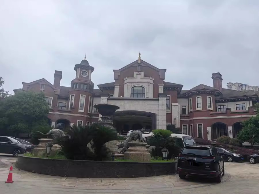 （獨(dú)棟別墅）爵世名邸（爵士名?。┓ㄅ姆?10棟101、102號(hào)