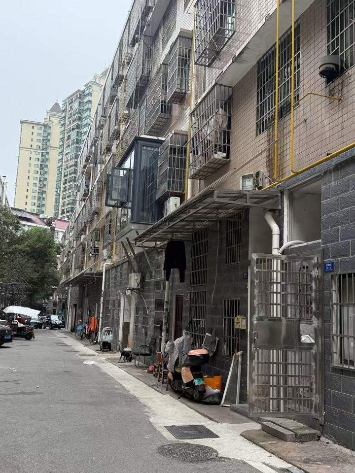 （整棟收租）松雅小區(qū)松雅安置區(qū)法拍房B-9號棟101、201、301、401房產(chǎn)