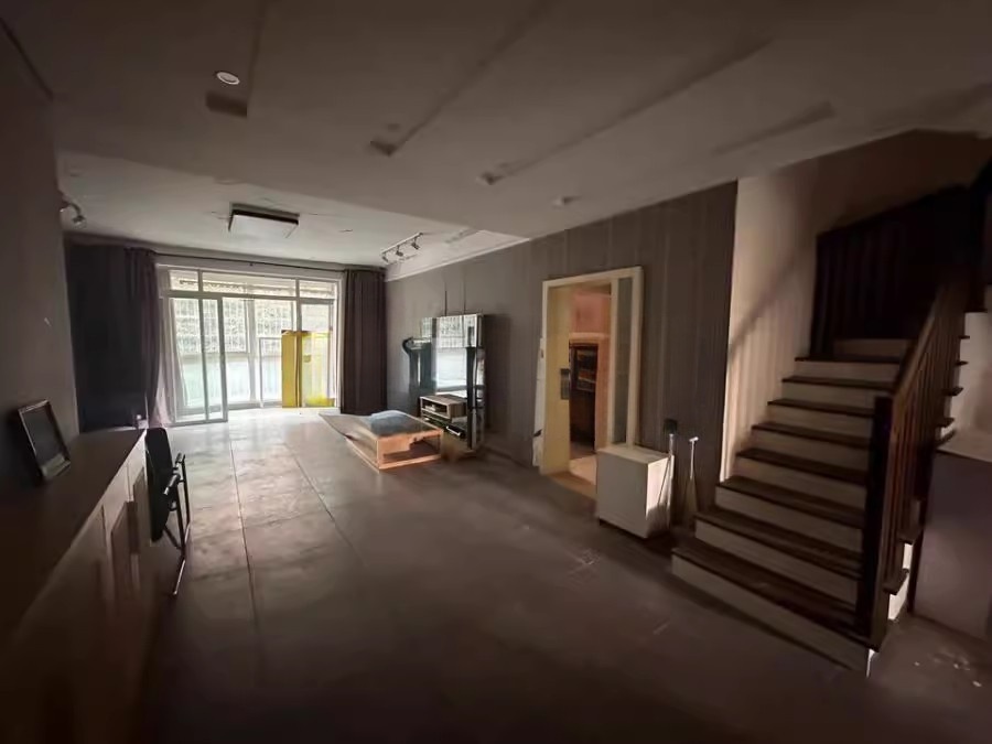 泰時(shí)新雅園法拍房五號(hào)樓203、303號(hào)